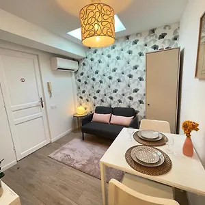 nice-renting-fersen-studio-vieil-antibes-safranier-market.fr-provencehotel.com/