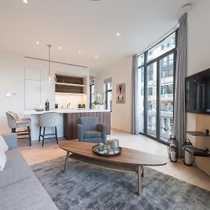 Modern 1br - 90 Sqm Apartamento