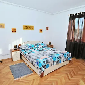 apartment-davor-zadar-23000.hotelinzadar.com/
